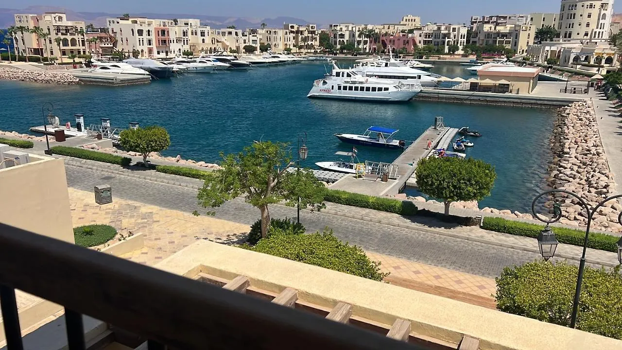 Marina Apartment 2 Άκαμπα